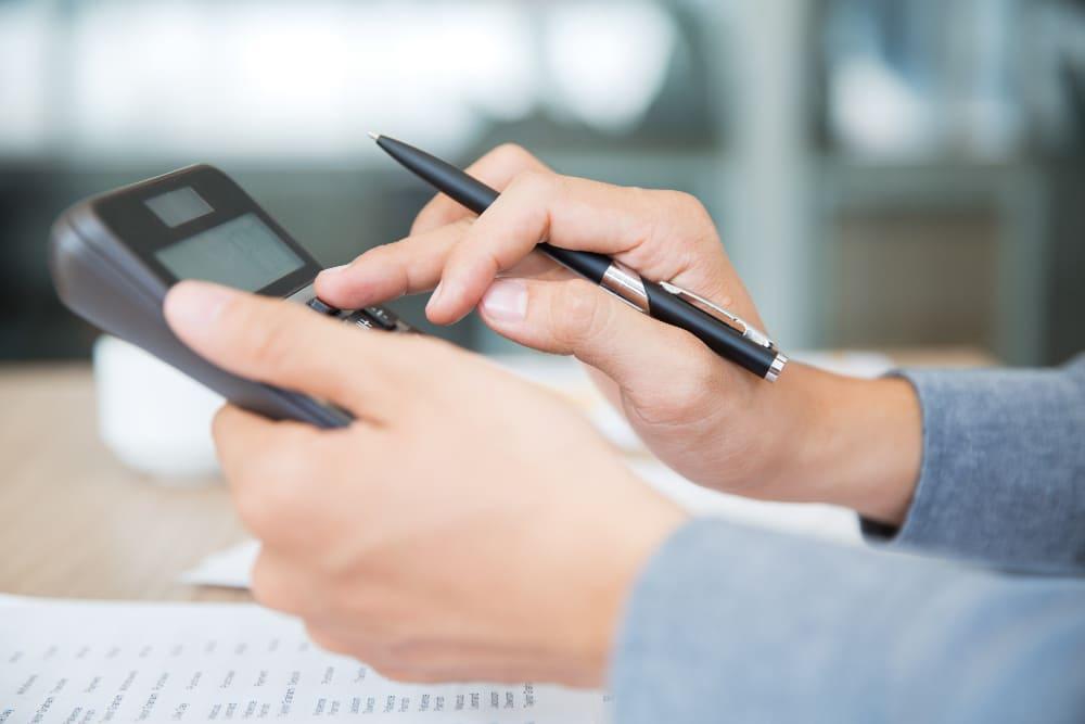 دليل المقيمين: فهم فواتير كهرماء والتحكم في استهلاكك.